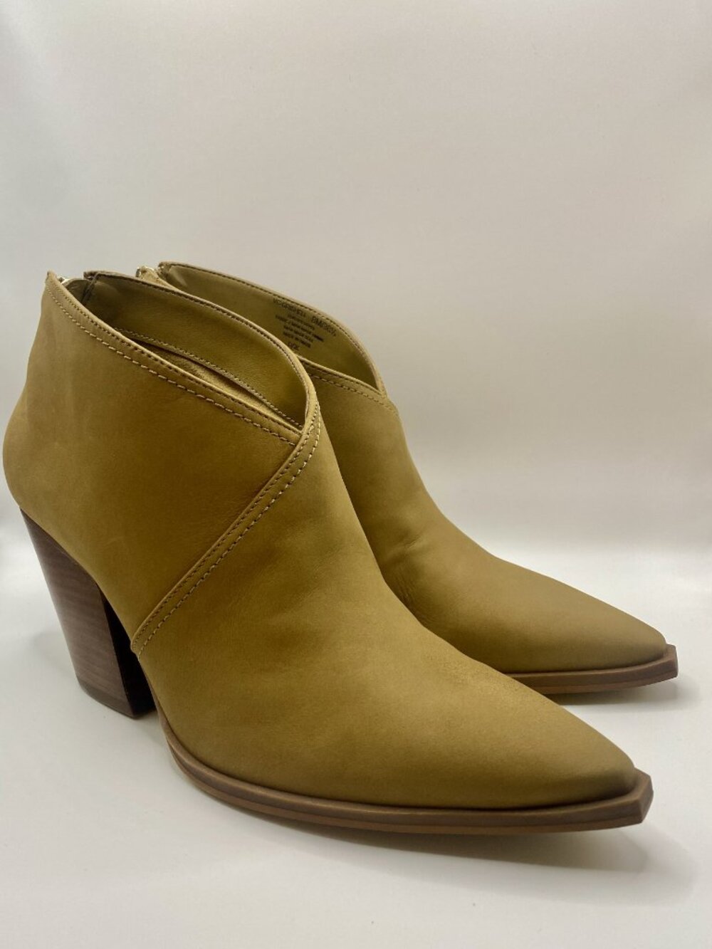 Vince Camuto Womens Brand New Tortilla Fine Nubuck Ankle Boots Size 8M